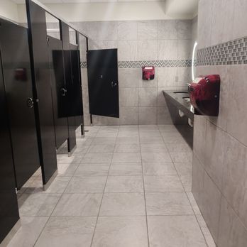 Planet Fitness - Clean bathroom - Gyms Near Me - Fairfax, Virginia Planet Fitness - Clean bathroom - Gyms Near Me - Fairfax, Virginia
