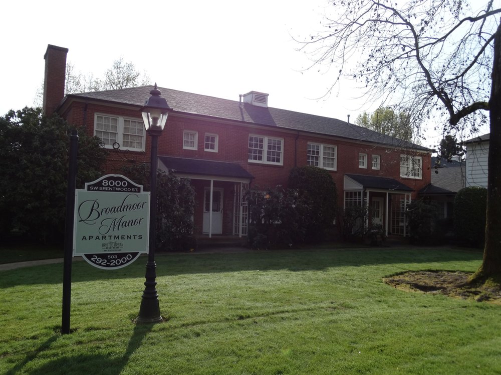 BROADMOOR MANOR APTS Updated September 2024 8000 SW Brentwood St