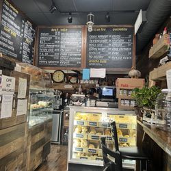 Mimi & Coco Bagels And Bakery - Bakery display case