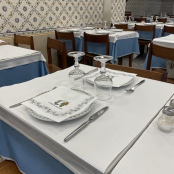 O Cacho Dourado - 环境很整洁 - Restaurants Near Me - Lisbon, 11 O Cacho Dourado - 环境很整洁 - Restaurants Near Me - Lisbon, 11