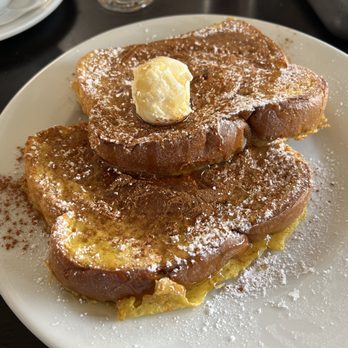 Ronnie's Diner - The French toast - copious amounts of maple syrup and powdered sugar - Diners Near Me - Los Angeles, California Ronnie's Diner - The French toast - copious amounts of maple syrup and powdered sugar - Diners Near Me - Los Angeles, California