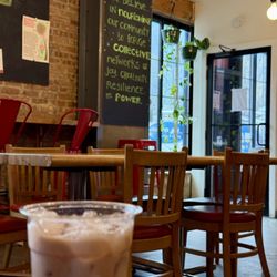Build Coffee & Books - Iced chai latte