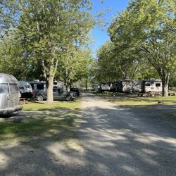 Westfield / Lake Erie KOA - Looking down the pull through lane