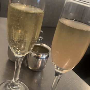 Table 57 - Mimosas - Breakfast & Brunch Near Me - Visalia, California