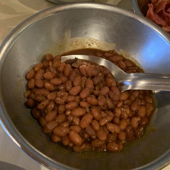 Domaine Labranche - a bowl of baked beans - Sugar Shacks Near Me - Saint-Isidore-de-Laprairie, Quebec