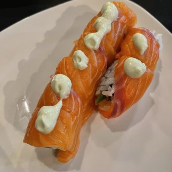 Sushi Aka - salmon - Sushi Bars Near Me - Suffolk, Virginia
