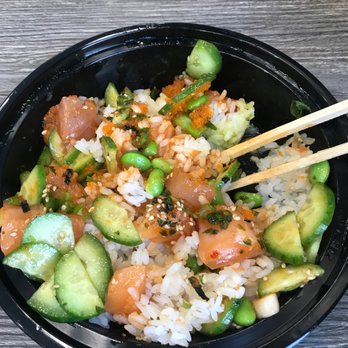 Ahipoki - Large Bowl: white rice, salmón, albacore, veggies, house spicy sauce - Hawaiian Near Me - Riverside, California