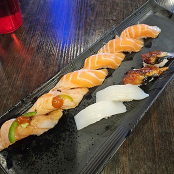 Show Sushi - Sushi Bars Near Me - San Dimas, California
