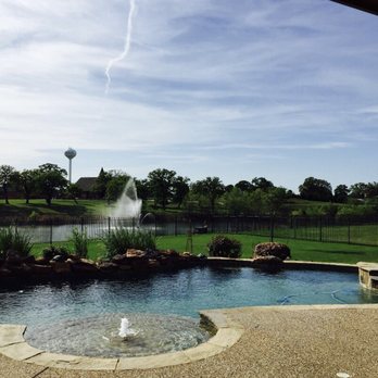 Reata Homes - a fountain in the backyard - General Contractors Near Me - Southlake, Texas