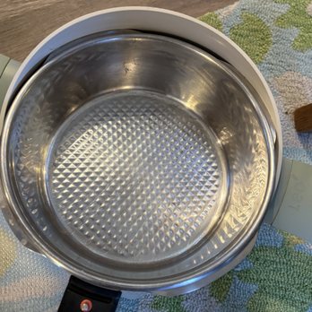 Little Guys Movers - Brand new Ceramic pot at bottom has cutting edges of stainless steel pot cutting coating. - Movers Near Me - San Marcos, Texas Little Guys Movers - Brand new Ceramic pot at bottom has cutting edges of stainless steel pot cutting coating. - Movers Near Me - San Marcos, Texas