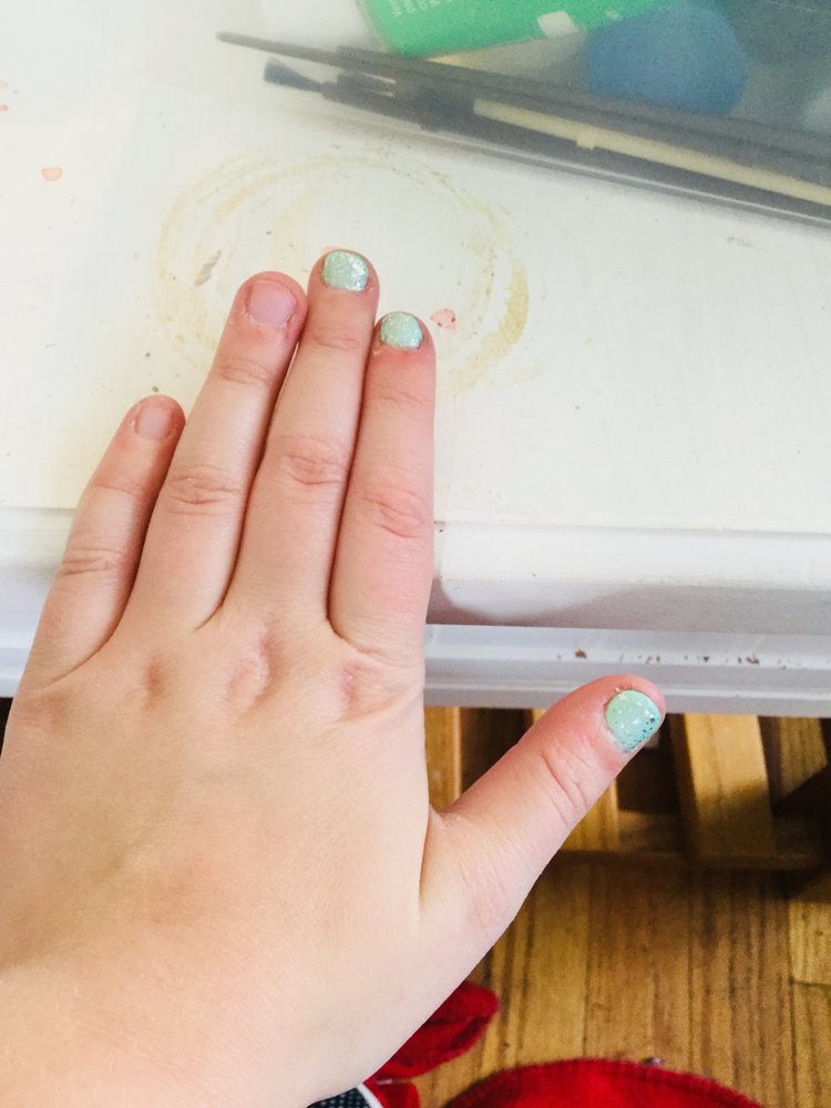 Natural Nails Logo