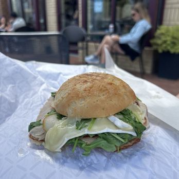 Slaters Market - Two Is A Pear Toastie - Beer, Wine & Spirits Near Me - Alexandria, Virginia