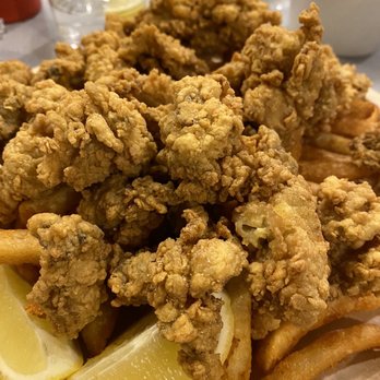 Gilbert's Chowder House - Fried Oyster plate.  Disappointment. Lots of breading not a lot of oyster. - Seafood Near Me - Portland, Maine