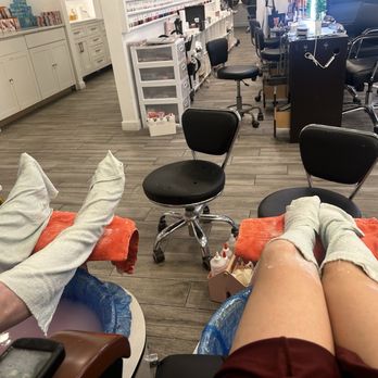 Oma Nail Studio - Hot towels pedicure - Nail Salons Near Me - Omaha, Nebraska