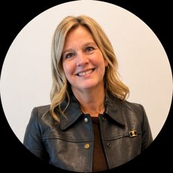 Tammy Smith - Long & Foster Real Estate - Tammy Smith, Realtor