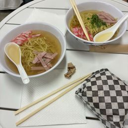 Saimin and hamburger