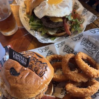 Ford's Garage Plantation - Mac burger and model A burger - Bars Near Me - Plantation, Florida