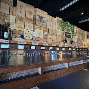 WANDERLUST WINE COMPANY - DOWNTOWN - Updated May 2025 - 294 Photos