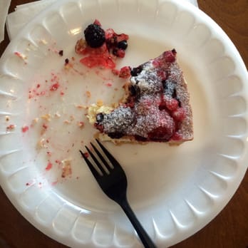 Cipollina Gourmet - Pie with raspberries, blackberries, red currants - Italian Near Me - Forest Hills, New York Cipollina Gourmet - Pie with raspberries, blackberries, red currants - Italian Near Me - Forest Hills, New York