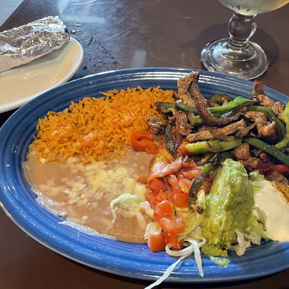 El Palenque - Lunch steak fajitas - Mexican Near Me - Brooklyn, Ohio El Palenque - Lunch steak fajitas - Mexican Near Me - Brooklyn, Ohio