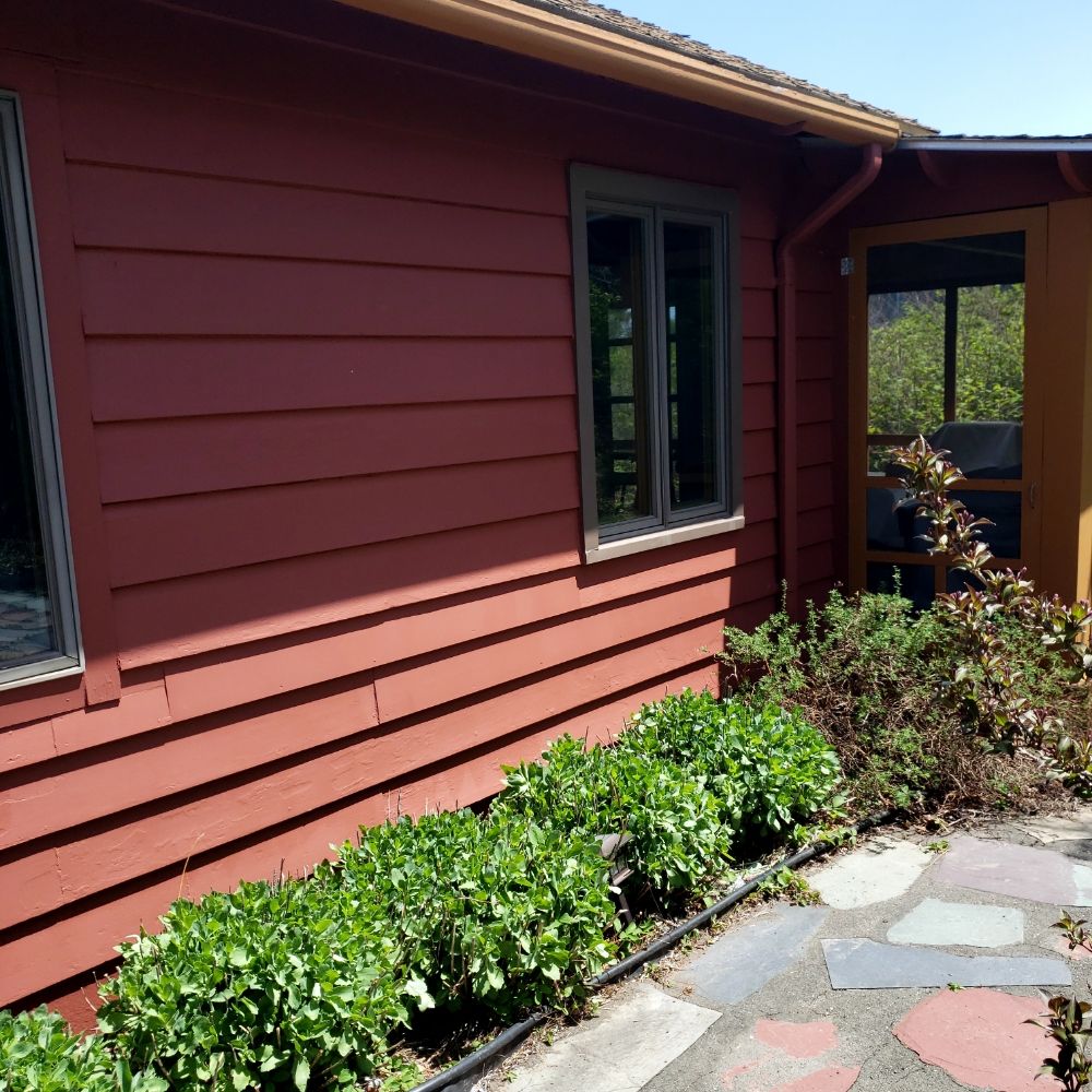 Slide of Lefty's Handyman Service