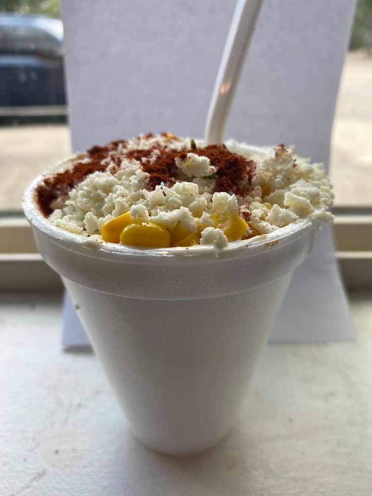 Las Huicholas Taqueria y Mas Logo