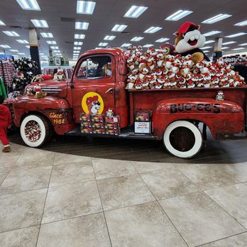 Buc-ee's - Buc-ee truck - Gas Stations Near Me - Calhoun, Georgia