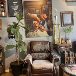 Deluxe Parlor & Shave Club - Waiting area