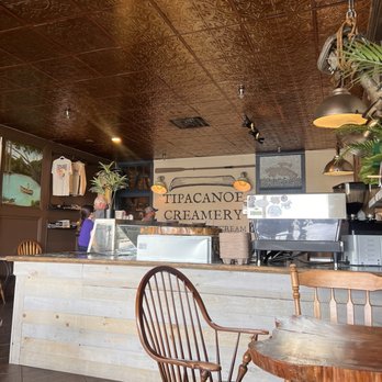 Tipacanoe Creamery - Inside area - Ice Cream & Frozen Yogurt Near Me - Spring Hill, Florida