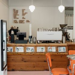 JUJU'S COFFEE - Bar and interior
