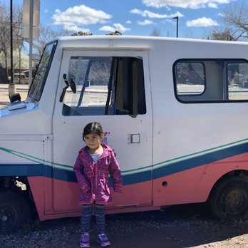 Pop Fizz - a little girl standing in front of an ice cream truck - Ice Cream & Frozen Yogurt Near Me - Albuquerque, New Mexico