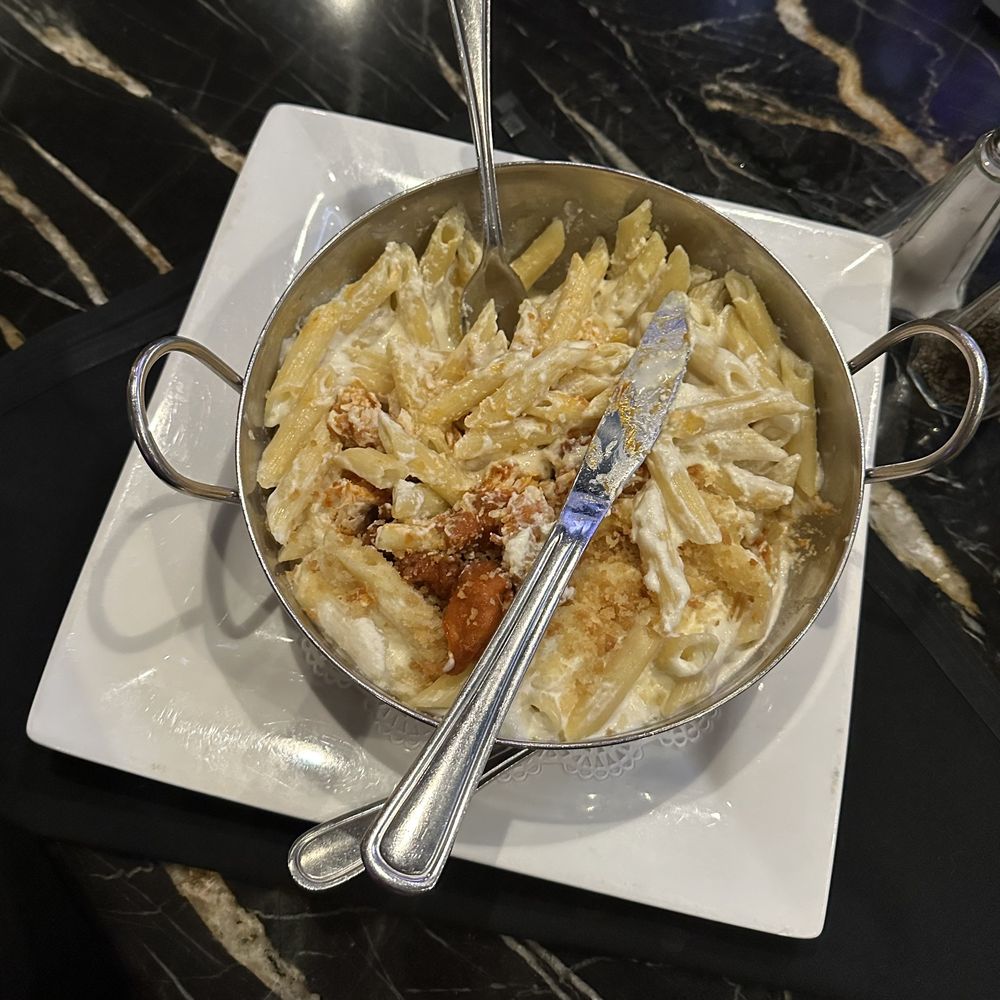 Precinct 10 - Chicken Mac n cheese - added some buffalo chix - New American Near Me - Weymouth, Massachusetts Precinct 10 - Chicken Mac n cheese - added some buffalo chix - New American Near Me - Weymouth, Massachusetts