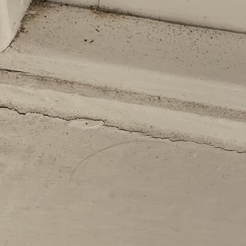 Hamilton-Turner Inn - Filthy Windowsills with dust, dirt, hair - Hotels Near Me - Savannah, Georgia