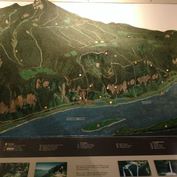 Multnomah Falls - Hiking Trails check out the visitor's center - Hiking Near Me - Bridal Veil, Oregon Multnomah Falls - Hiking Trails check out the visitor's center - Hiking Near Me - Bridal Veil, Oregon