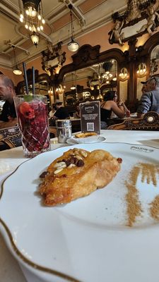 Majestic Café by null