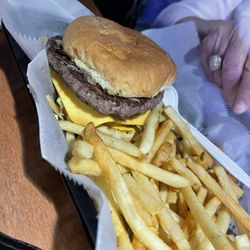 Mr. G’s Billiard Bar & Grill - Cheeseburger