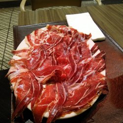 La Oveja Negra - Cena de guapas: ración de jamón de Jabugo (falta su pan con tomate y aceite de oliva virgen).