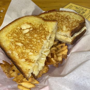 Earl's On the Avenue - Grilled cheese Homemade Mac and Cheese - Sports Bars Near Me - Seattle, Washington