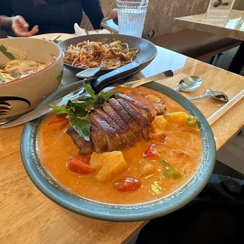 Ari's Thai Eatery - Thai Near Me - Azusa, California