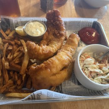 Duke's Northwoods - Friday fish fry - Wine Bars Near Me - St. Charles, Illinois