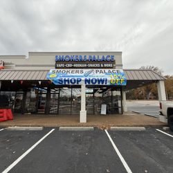 Smokers Palace - %15 off any purchase above $40 all the way till January 7th. Get your Christmas Gifts ready.