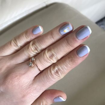 Liz Nail & Spa - French mani with a small flower to celebrate spring. - Nail Salons Near Me - Flushing, New York Liz Nail & Spa - French mani with a small flower to celebrate spring. - Nail Salons Near Me - Flushing, New York