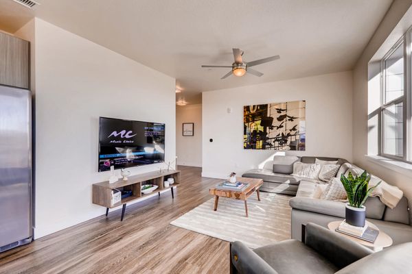 High Line Pointe by null