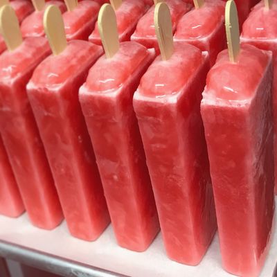 Manolis Ice Cream, Pops, Sorbet & More by null