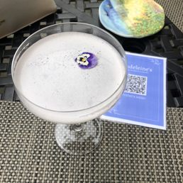 Lemon drop martini with a flower Lemon drop martini with a flower