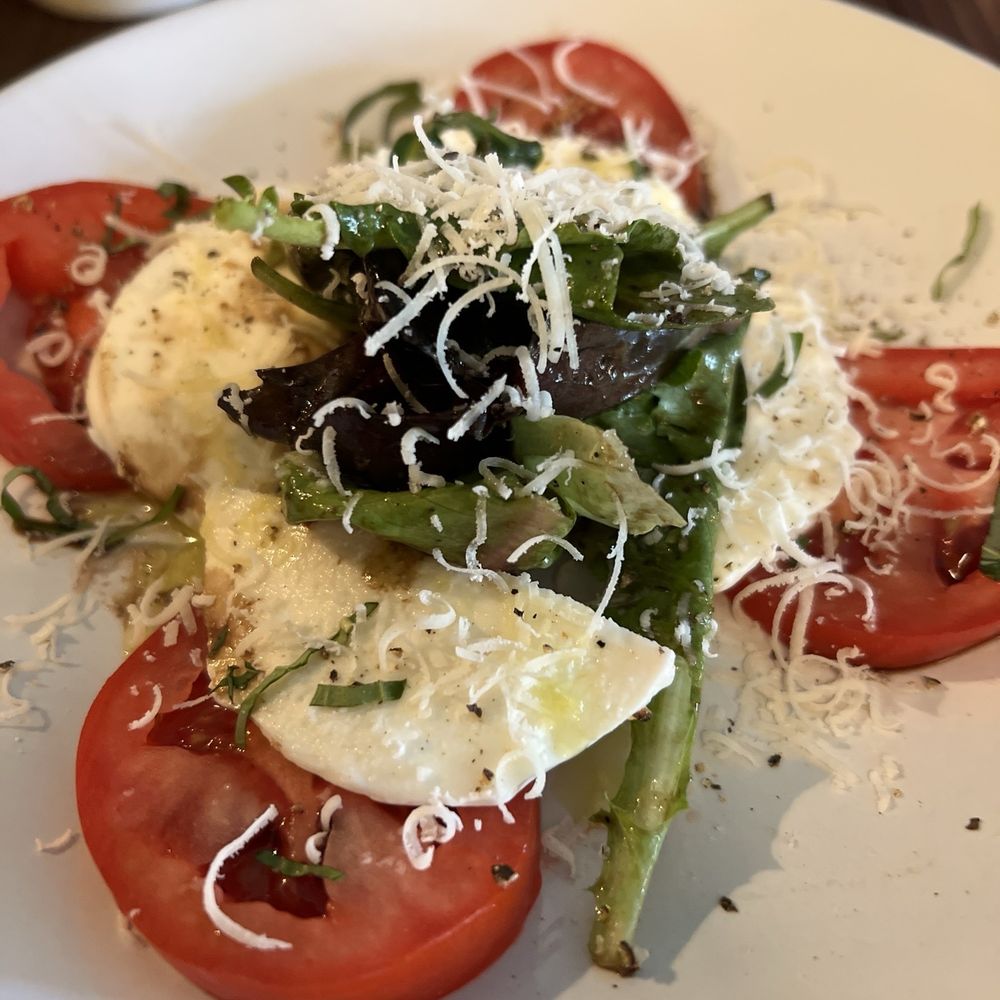 Cafe Della Via - Caprese salad - Italian Near Me - Cayucos, California Cafe Della Via - Caprese salad - Italian Near Me - Cayucos, California