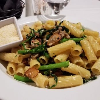 Novellas - Broccoli rave and sausage rigatoni - American Near Me - New Paltz, New York Novellas - Broccoli rave and sausage rigatoni - American Near Me - New Paltz, New York