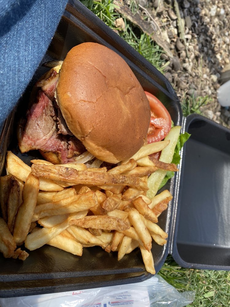 SPORTSMAN INN Updated May 2024 69 Photos & 105 Reviews 12340 N