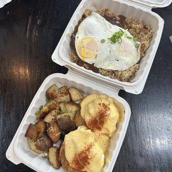 808 Grindz Cafe - Crab cake Benedict and loco moco brunch - Hawaiian Near Me - Kailua-Kona, Hawaii