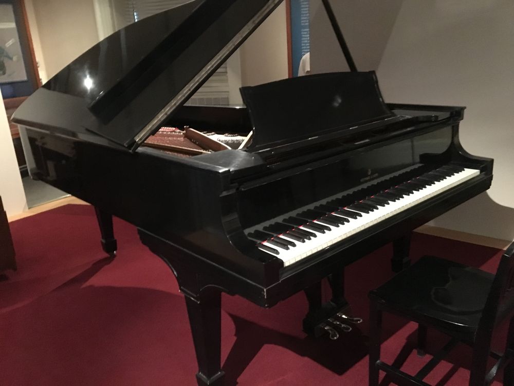 WADE DANIEL PIANO AND VOICE STUDIO/PIANO TUNING 2407 Chapel Hill Ct, Bartlesville, Oklahoma